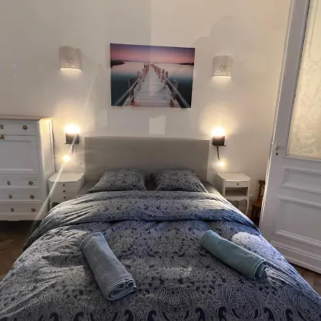 La Petite Place De La Porte D'arras Apartman *