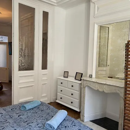 La Petite Place De La Porte D'arras *